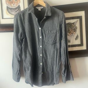 Old Navy black Buffalo plaid flannel button up shirt black white pocket medium